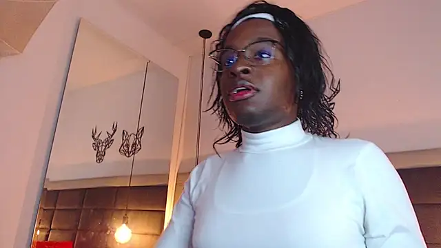 Snapshot of candy_lovee69 chatting on November 6, 8:32 pm candy lovee69 online show from November 6, 8:32 pm