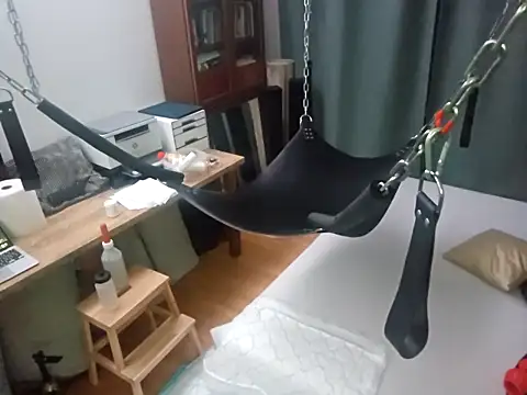 manforhotfun online show from November 2, 1:30 am