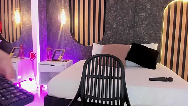 miss10 antonella online show from February 21, 8:05 pm