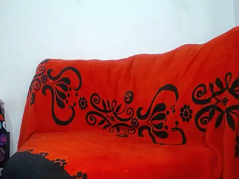 Snapshot of diamonmeli chatting on January 8, 12:37 pm diamonmeli online show from January 8, 12:37 pm