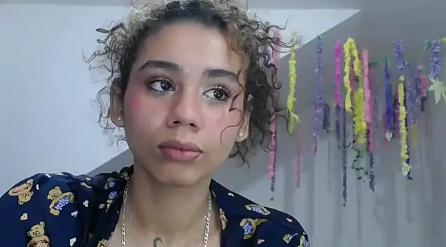 Snapshot of diamonmeli chatting on January 27, 7:46 pm diamonmeli online show from January 27, 7:46 pm