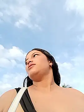 Snapshot of girl_milk1 chatting on November 3, 9:38 pm girl milk1 online show from November 3, 9:38 pm