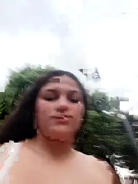 Snapshot of girl_milk1 chatting on November 10, 10:20 pm girl milk1 online show from November 10, 10:20 pm