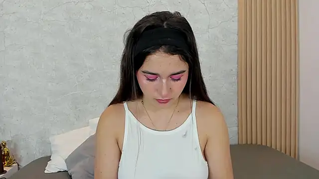 Snapshot of mayragonzpe__ chatting on March 14, 1:13 pm mayragonzpe   online show from March 14, 1:13 pm