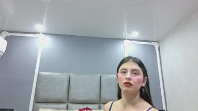 MadelineBeckert online show from April 7, 7:03 pm