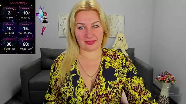 Lili Crossi online show from October 13, 5:51 am