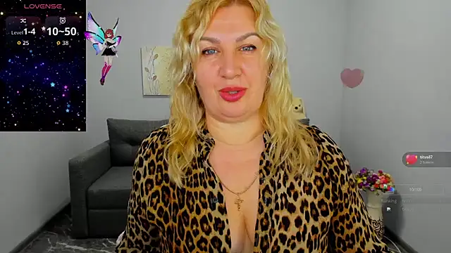 Lili Crossi online show from November 11, 6:35 am