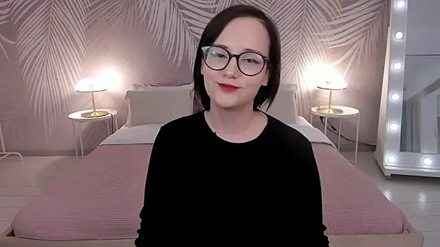 StellaGloww online show from March 21, 8:17 am