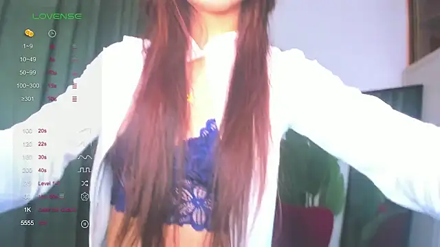 Snapshot of LizaTheButter chatting on March 21, 2:39 am LizaTheButter online show from March 21, 2:39 am