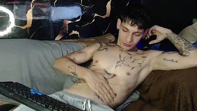 Apolo Hidalgo01 online show from April 18, 9:37 pm