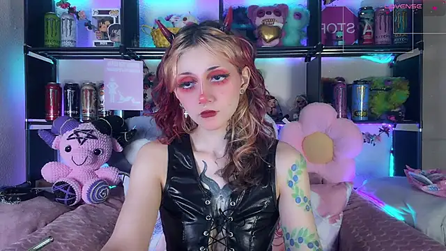 Snapshot of _Devill_Baby chatting on June 7, 9:07 pm Devill Baby online show from June 7, 9:07 pm
