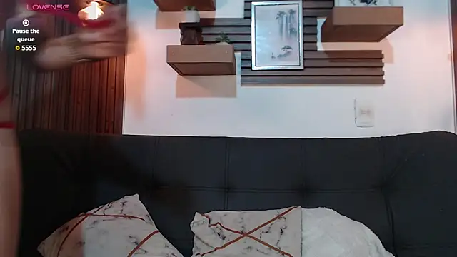 rihannagil online show from February 4, 3:45 am