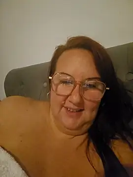 Bekahblows online show from October 6, 9:45 pm