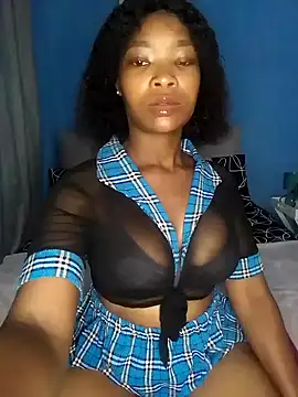 Snapshot of NunuBerry16 chatting on February 8, 2:15 am NunuBerry16 online show from February 8, 2:15 am