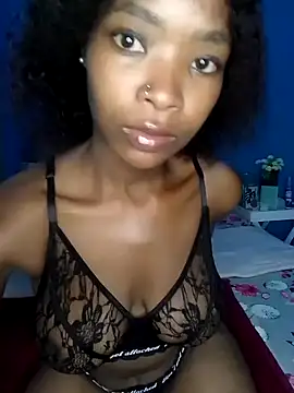 Snapshot of NunuBerry16 chatting on February 18, 8:16 am NunuBerry16 online show from February 18, 8:16 am