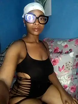 Snapshot of NunuBerry16 chatting on February 27, 11:26 pm NunuBerry16 online show from February 27, 11:26 pm