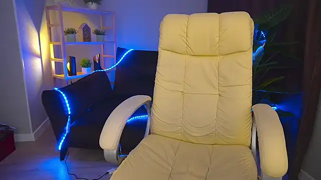 LanaRhoades s online show from December 5, 9:06 pm