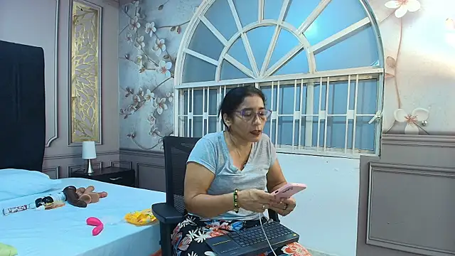 mature bigass   online show from January 15, 12:10 pm