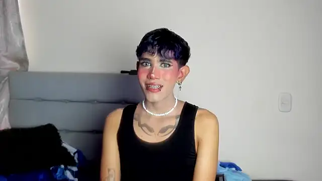 Snapshot of andrew_uwu_ chatting on December 21, 8:38 pm andrew uwu online show from December 21, 8:38 pm