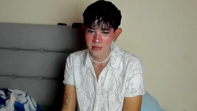 Snapshot of andrew_uwu_ chatting on December 22, 9:56 pm andrew uwu online show from December 22, 9:56 pm