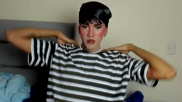 Snapshot of andrew_uwu_ chatting on January 6, 10:12 pm andrew uwu online show from January 6, 10:12 pm