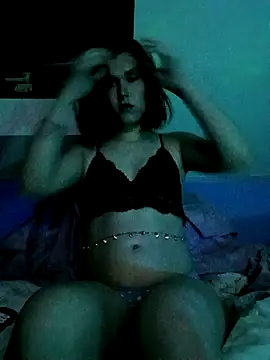 Snapshot of trannyfrench422 chatting on November 5, 4:01 am trannyfrench422 online show from November 5, 4:01 am