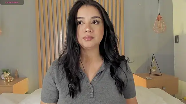 mary suarez online show from January 24, 3:43 am