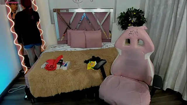 Daphnne tay online show from February 5, 3:13 am