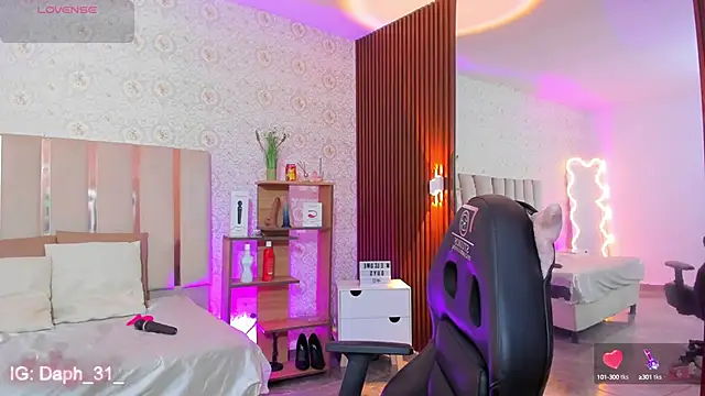 Daphnne tay online show from October 9, 3:15 am