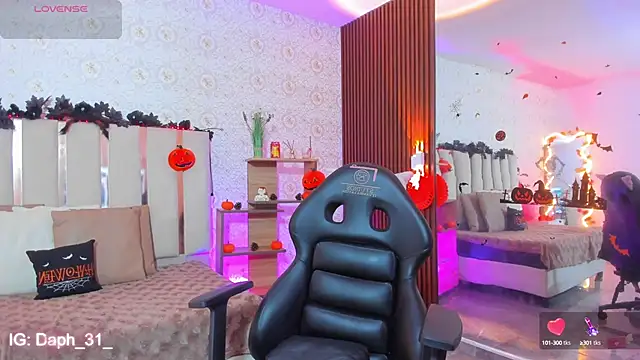 Daphnne tay online show from October 15, 4:12 am