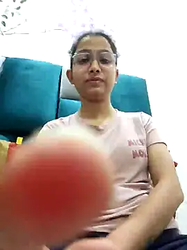 Snapshot of Aleena_Rai chatting on December 12, 8:32 pm Aleena Rai online show from December 12, 8:32 pm