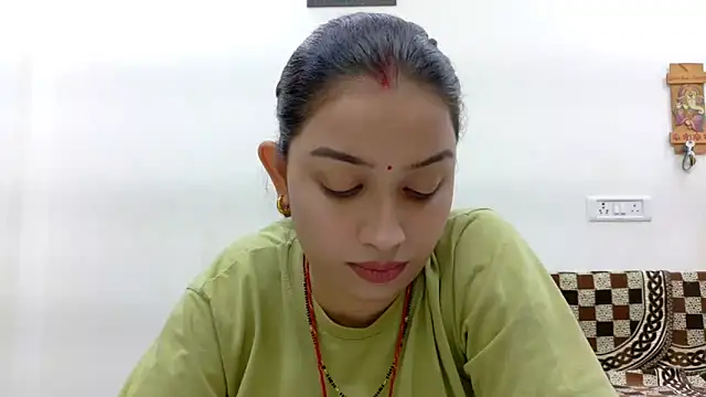 Snapshot of Aleena_Rai chatting on October 15, 6:52 pm Aleena Rai online show from October 15, 6:52 pm