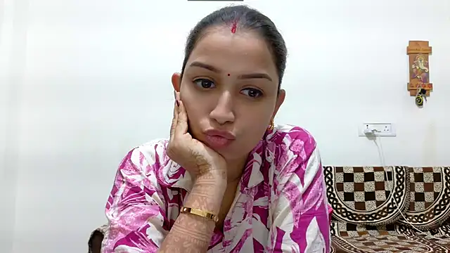 Snapshot of Aleena_Rai chatting on October 16, 6:53 pm Aleena Rai online show from October 16, 6:53 pm