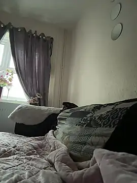 Snapshot of Barbie_26 chatting on December 13, 10:51 am Barbie 26 online show from December 13, 10:51 am