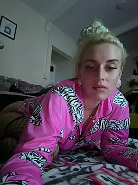 Snapshot of Barbie_26 chatting on December 30, 9:40 pm Barbie 26 online show from December 30, 9:40 pm