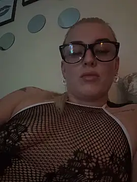 Snapshot of Barbie_26 chatting on January 4, 9:09 pm Barbie 26 online show from January 4, 9:09 pm