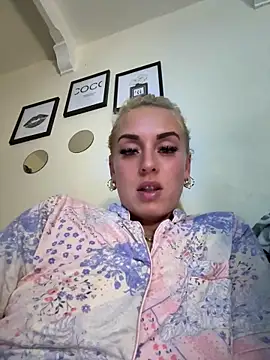 Snapshot of Barbie_26 chatting on January 12, 8:36 pm Barbie 26 online show from January 12, 8:36 pm