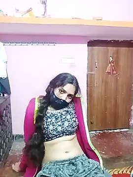 Snapshot of Cute-Simmi chatting on December 16, 7:43 pm Cute-Simmi online show from December 16, 7:43 pm