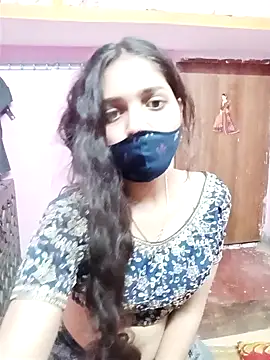 Snapshot of Cute-Simmi chatting on December 18, 3:33 pm Cute-Simmi online show from December 18, 3:33 pm