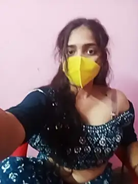 Snapshot of Cute-Simmi chatting on December 15, 5:44 am Cute-Simmi online show from December 15, 5:44 am