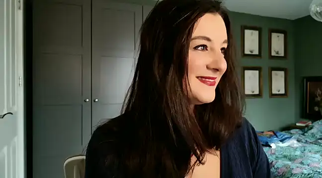 flatwhite0 online show from February 20, 9:33 am