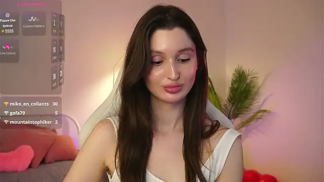 Snapshot of tender_babyy chatting on March 5, 2:01 pm tender babyy online show from March 5, 2:01 pm