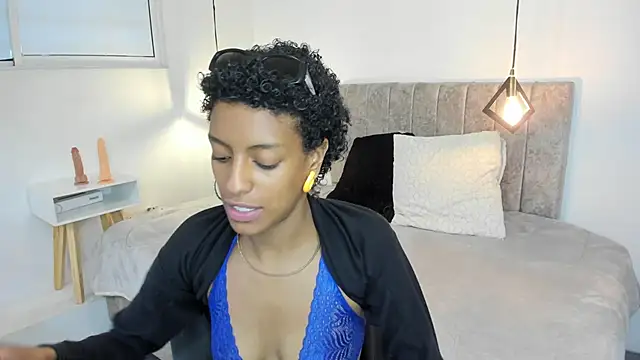 Snapshot of Zia_Green chatting on June 3, 12:19 pm Zia Green online show from June 3, 12:19 pm
