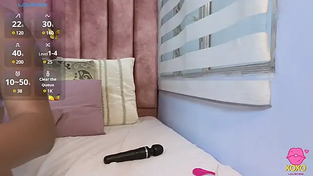 lou rosse  online show from February 12, 9:22 pm