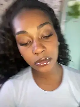 ebonycatlisaaaalime online show from May 24, 1:38 pm