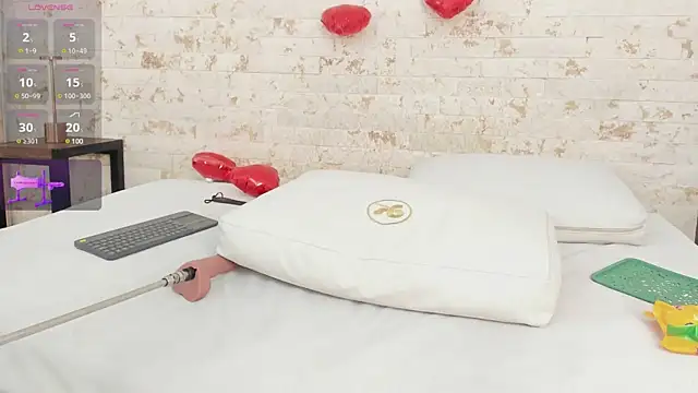 Snapshot of pamela_west chatting on February 12, 1:41 am pamela west online show from February 12, 1:41 am