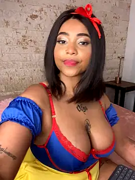 Snapshot of pamela_west chatting on October 31, 8:32 pm pamela west online show from October 31, 8:32 pm