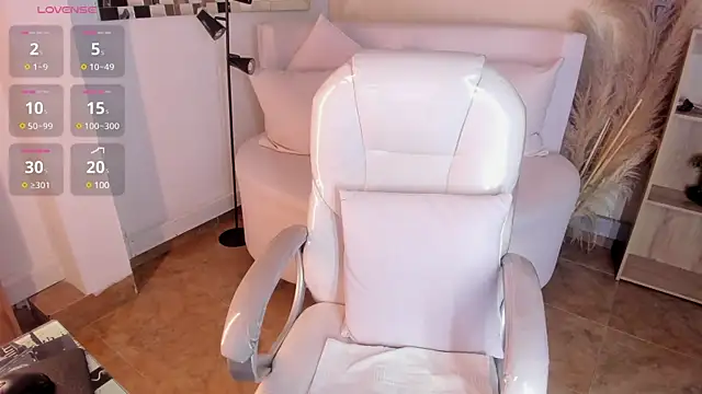 Amy Kiitty  online show from February 14, 11:09 pm