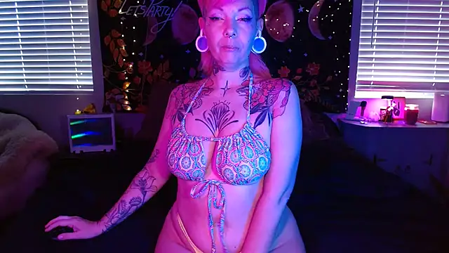 GoldieBakeman online show from March 18, 8:37 pm