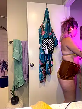 GoldieBakeman online show from September 14, 5:45 pm